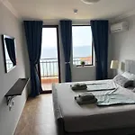 Panorama Sea View 公寓 *